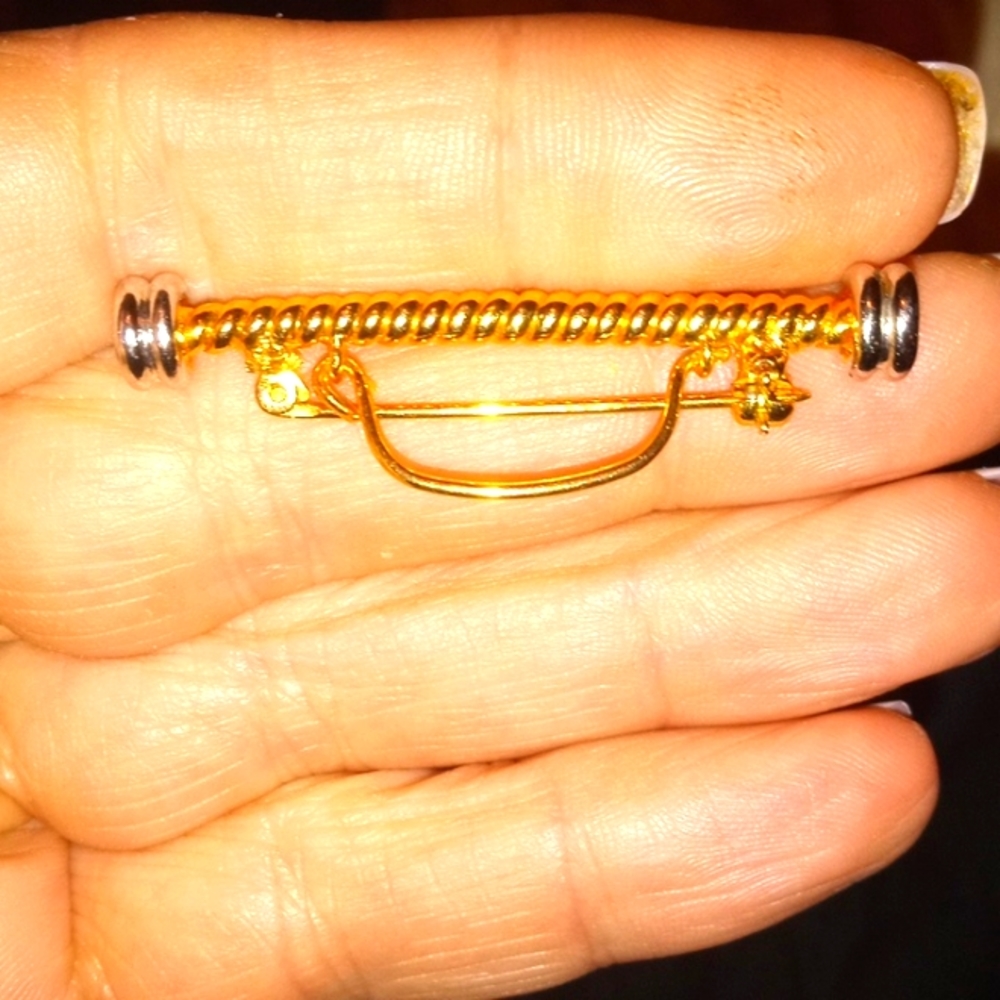 Mary Kay Lapel Charm Holder Pin